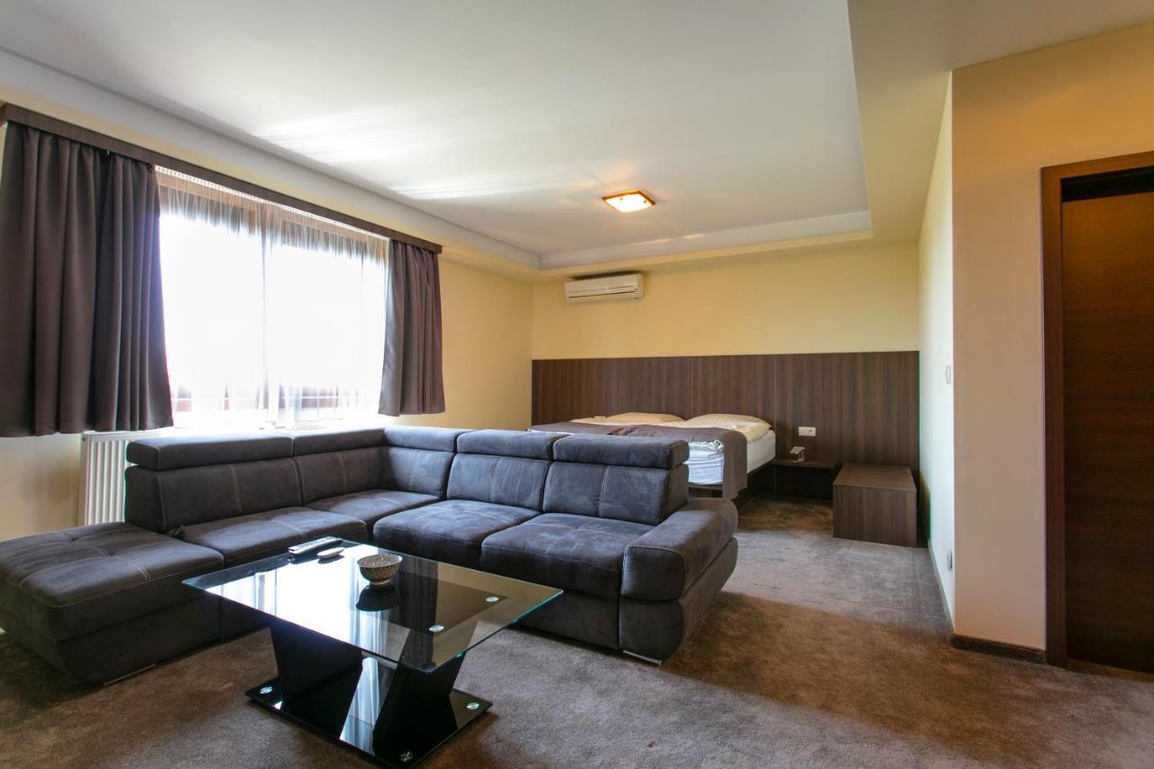 New York Pension Dunajská Streda Extérieur photo